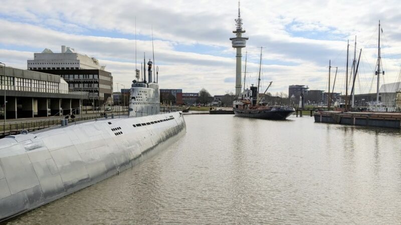 Bremerhaven: Weser Promenade Self-guided Discovery Walk - Visiting Key Landmarks