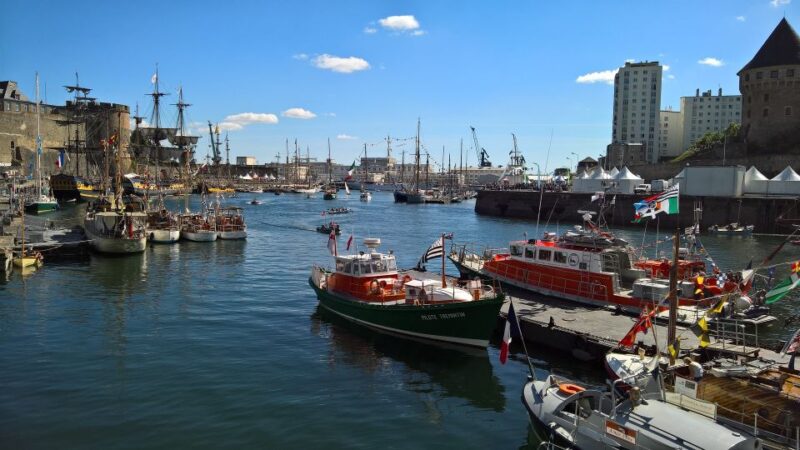 Brest: Bachelor Party Outdoor Smartphone Game - Meeting Point Location