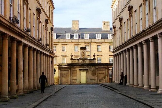 Bridgerton Tour and Bath City Highlights With Music - Exploring Lady Danburys Residence