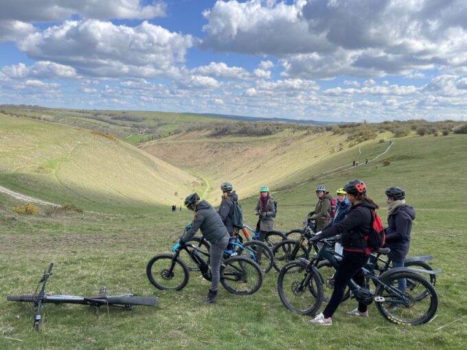 Brighton: Electric Mountain Bike Rental - Language Support