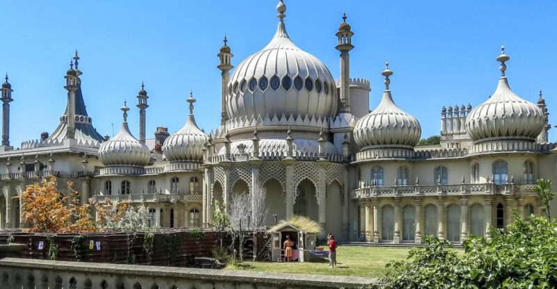 Brighton: Fun Puzzle Treasure Hunt to a Pub! - Exploring Brightons Landmarks and Hidden Gems