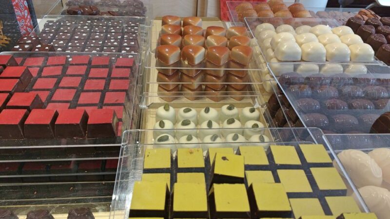 Brighton: Guided Chocolate Tour With Tastings - Chocolate Shop Visits