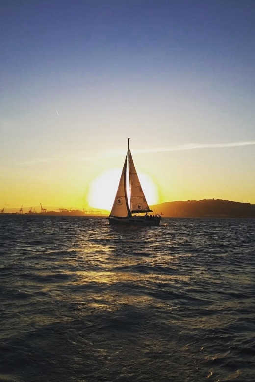 Brighton: Sunset Sailing Cruise - Sunset Views