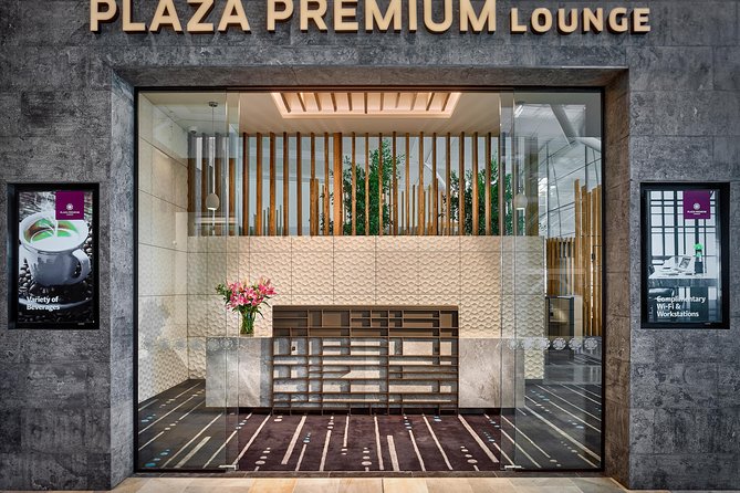 Brisbane Airport International Departure Plaza Premium Lounge - Food and Beverages