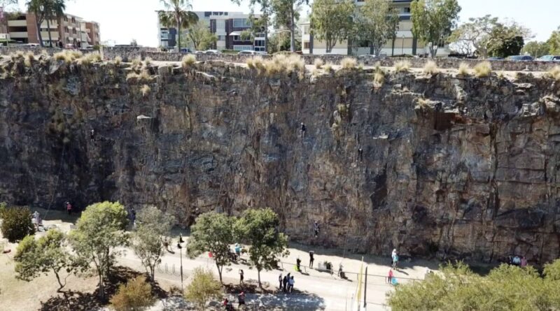 Brisbane City Twilight Abseil Adventure - Session Details