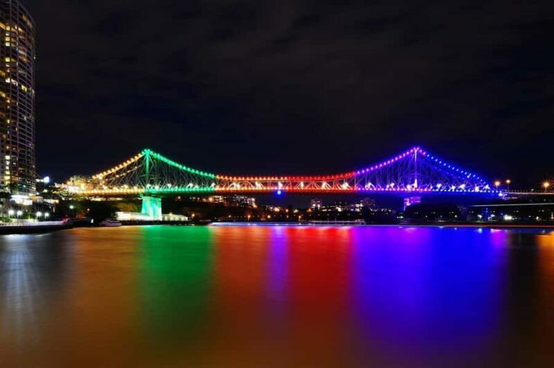 Brisbane: Private Brisbane Night Tour with Stops - Kangaroo Point Cliffs Park: A Closer Look