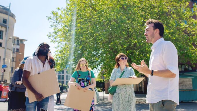 Bristol Sketching Tour for Beginners and Improvers - About the Tour Leader