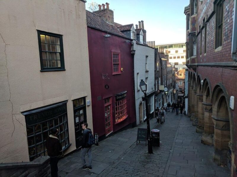 Bristols Time-Honored Pubs: A Self-Guided Audio Tour - Key Points