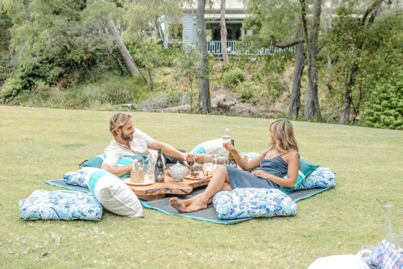 Brookland Valley: Luxury Estate Picnic for 2 - Pricing and Reservation