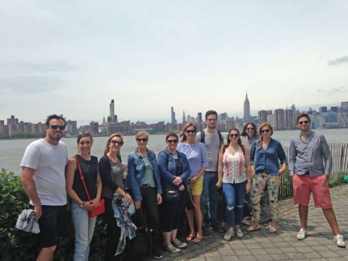 Brooklyn: 2-Hour Best of Brooklyn Williamsburg Walking Tour - Exploring Williamsburg