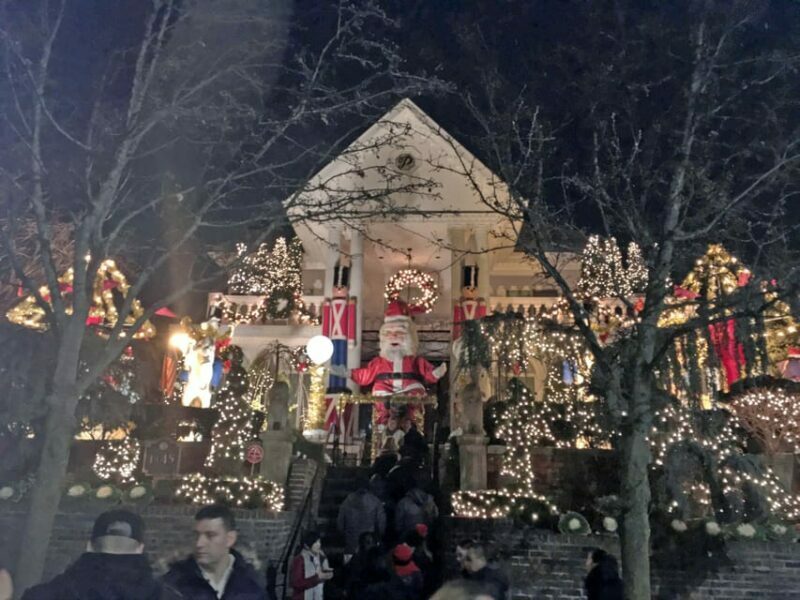 Brooklyn: Dyker Heights Christmas Walking Tour - Introduction: What to Expect from the Tour