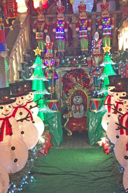 Brooklyn: Dyker Heights Christmas Walking Tour - Highlights of the Experience