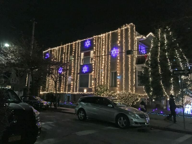Brooklyn: Dyker Heights Christmas Walking Tour - The Sum Up: Who Is This Tour Best For?