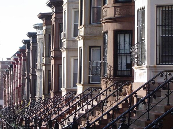 Brooklyn Heights, Brooklyn Bridge, and DUMBO Food Tour - Neighborhood Exploration
