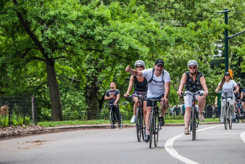 Brooklyn: Sightseeing Bike Tour With Local Guide - Key Points
