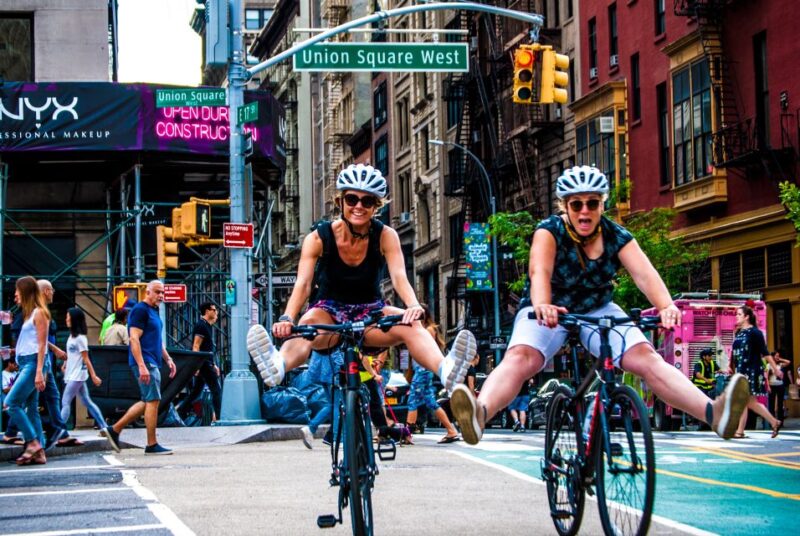Brooklyn: Sightseeing Bike Tour With Local Guide - Included Services