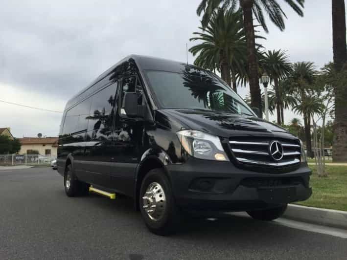Brown Field Municipal Airport: Shuttle Service to Carlsbad - Luxury and Comfort