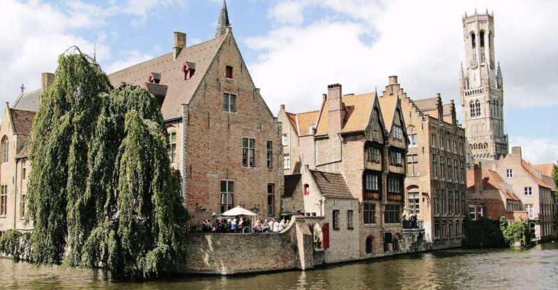 Bruges : Birthday Mission Outdoor City Game - Game Components and Features