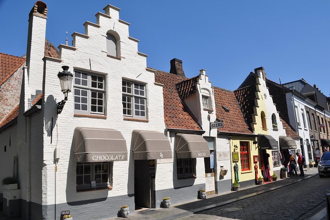 Bruges by Bike, Secret Corners, Street Art and Chocolate! - Tour Duration and Transportation Details