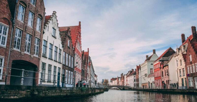 Bruges: Express Walk With a Local in 60 Minutes - Highlights and Experience