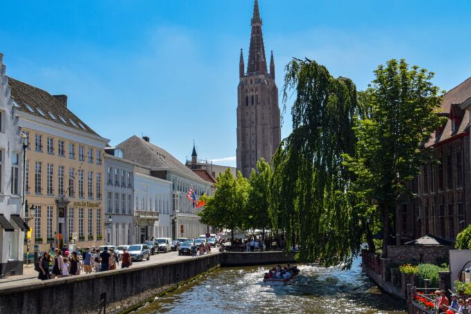 Bruges: First Discovery Walk and Reading Walking Tour - Cancellation Policy