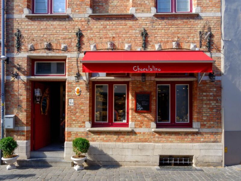 Bruges: Guided Walking Tour and Canal Boat Trip - Key Points