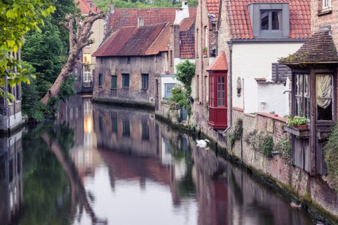 Bruges: Guided Walking Tour and Canal Boat Trip - What to Bring