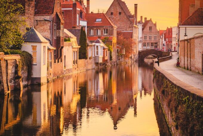 Bruges: Guided Walking Tour - Mobility and Comfort Considerations