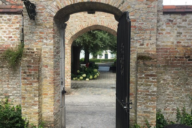 Bruges' Legends and Hidden Treasures: A Self-Guided Audio Tour - Accessibility Information