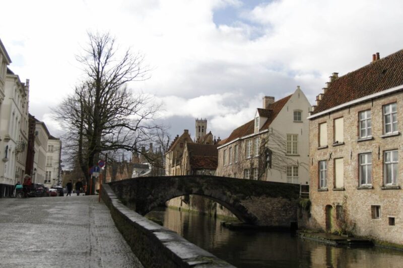 Bruges: Private Interactive Trivia City Tour - Key Points