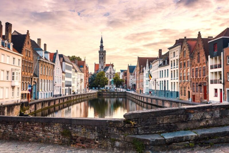 Bruges: Self-Guided Highlights Scavenger Hunt & Walking Tour - Activity Details