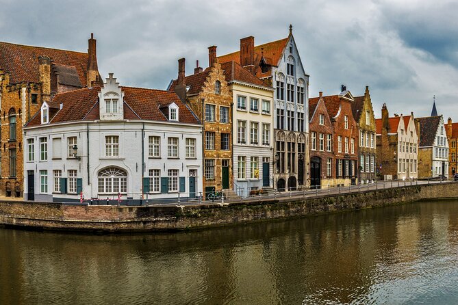 Bruges: Self-Guided Mobile Scavenger Hunt and Walking Tour - Iconic Locations and Intriguing Challenges