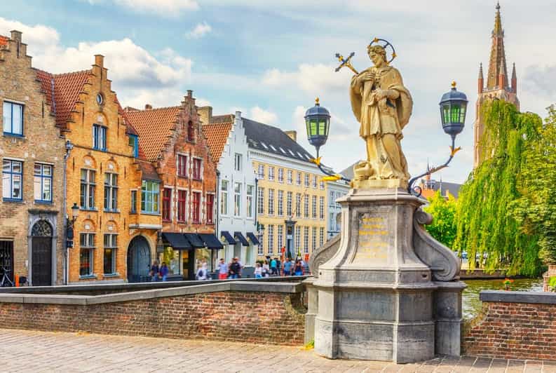 Bruges Unveiled: a Private Full-Day Tour From Brussels - Guided Tour Itinerary