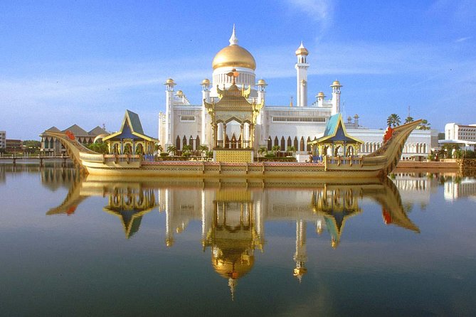Brunei Half Day City Tour With Royal Regalia & Sultan Omar Ali Saifuddin Mosque - Highlights of the Tour