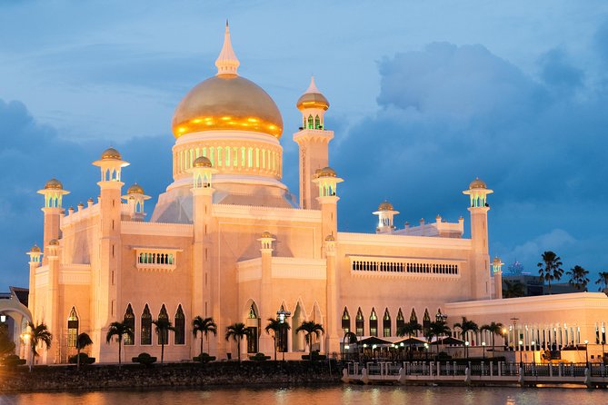 Brunei Half Day City Tour With Royal Regalia & Sultan Omar Ali Saifuddin Mosque - Istana Nurul Iman