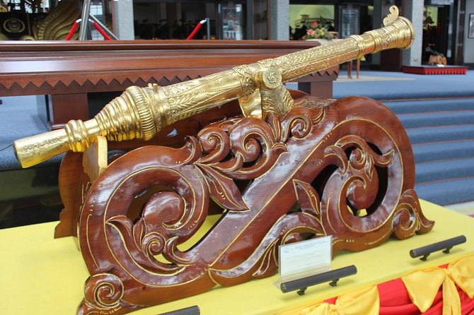 Brunei Half Day City Tour With Royal Regalia & Sultan Omar Ali Saifuddin Mosque - Kampung Ayer