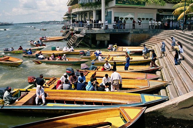 Brunei Half Day City Tour With Royal Regalia & Sultan Omar Ali Saifuddin Mosque - Tour Logistics and Details