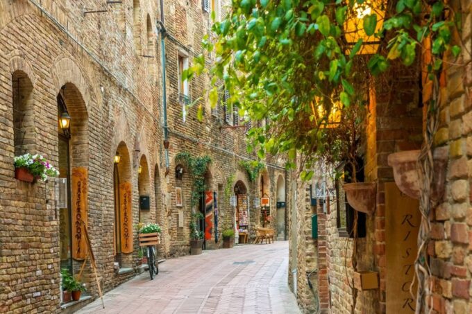 Brunello Di Montalcino Wine Tour From San Gimignano - Exploring Tuscanys Landscapes
