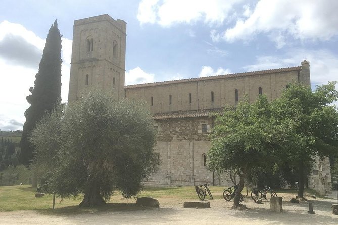 Brunello E-Bike Tour - Meeting Point and Schedule