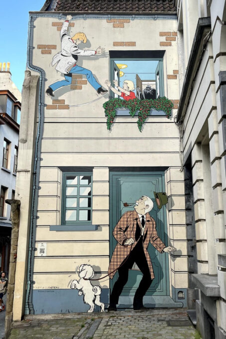 Brussels: 2 Hours Private Walking Tour of the Comics Walls - Discovering Iconic Comic Murals