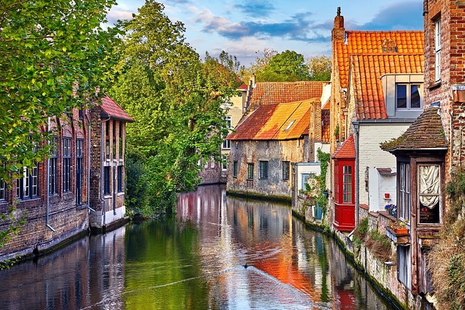 Brussels Airport Transfer (Bru) <-> From or to Bruges (Van 7 Pax) - Vehicle and Amenities