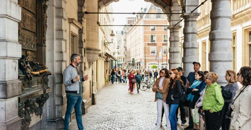 Brussels: City Highlights Walking Tour and Food Tasting - Food and Drink Experience