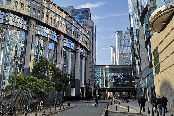Brussels' European Quarter And The Atomium - Parc Du Cinquantenaires Architectural Wonders