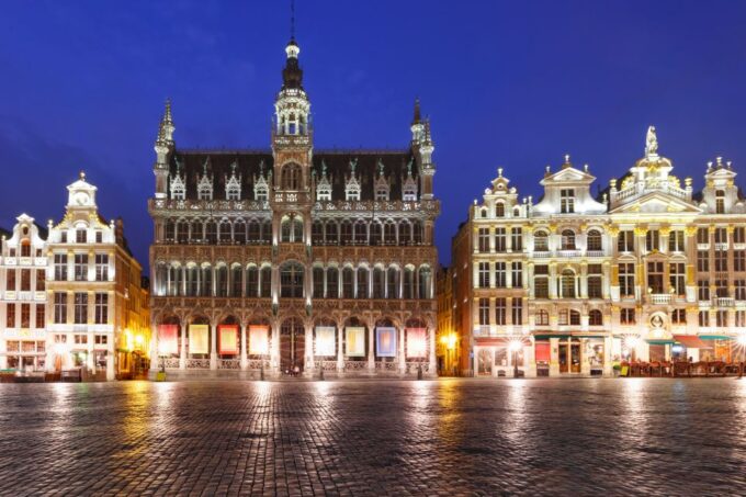 Brussels: First Discovery Walk and Reading Walking Tour - Photography Opportunities