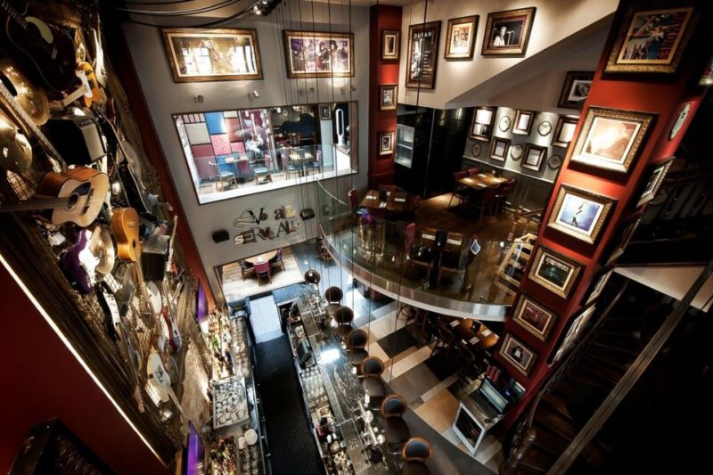 Brussels: Hard Rock Cafe With Set Menu for Lunch or Dinner - Kids Menu and Merchandise