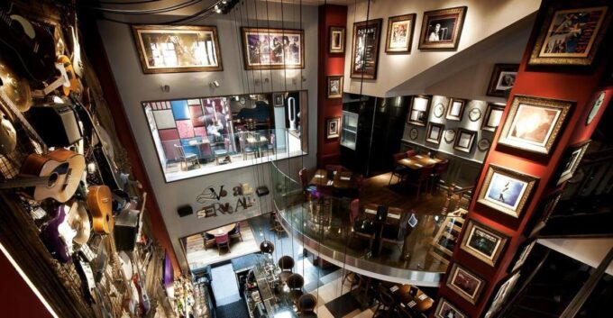 Brussels: Hard Rock Cafe With Set Menu for Lunch or Dinner - Reservation and Cancellation Policy