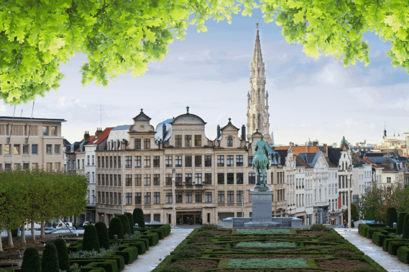 Brussels: Highlights App Guided Tour With Puzzles - Suitability and Requirements