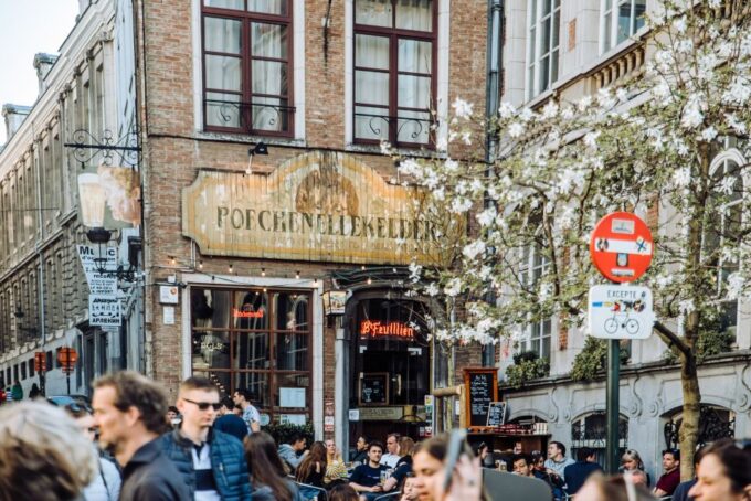 Brussels: Highlights & Hidden Gems Private Walking Tour - Explore Urban Art Scene