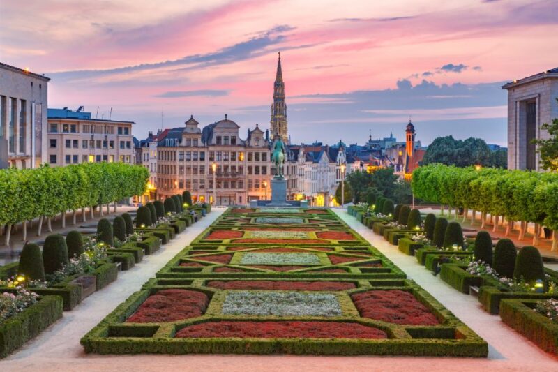 Brussels: Highlights Self-Guided Scavenger Hunt and Tour - Highlights of the Experience