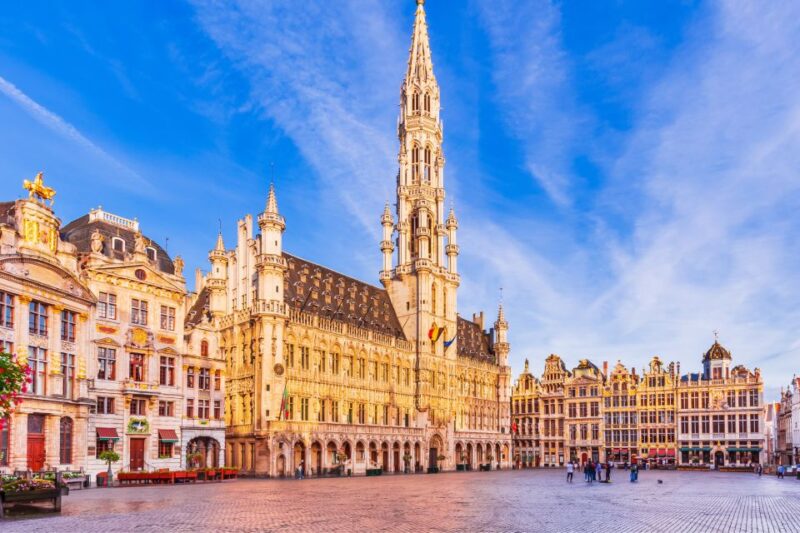 Brussels: Highlights Self-Guided Scavenger Hunt and Tour - Gameplay and App Features